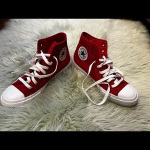 Converse high top red Chuck Taylor